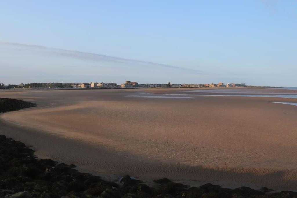 Modern And Comfortable Stay In Morecambe Exterior photo