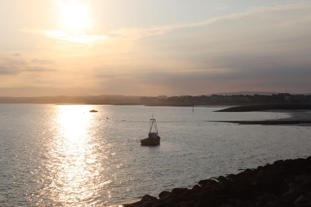 Modern And Comfortable Stay In Morecambe Exterior photo